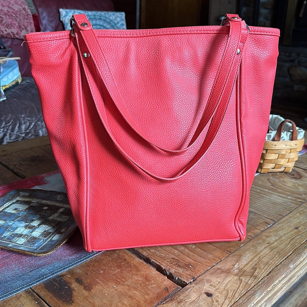 31 Tote - Picture 2 of 4